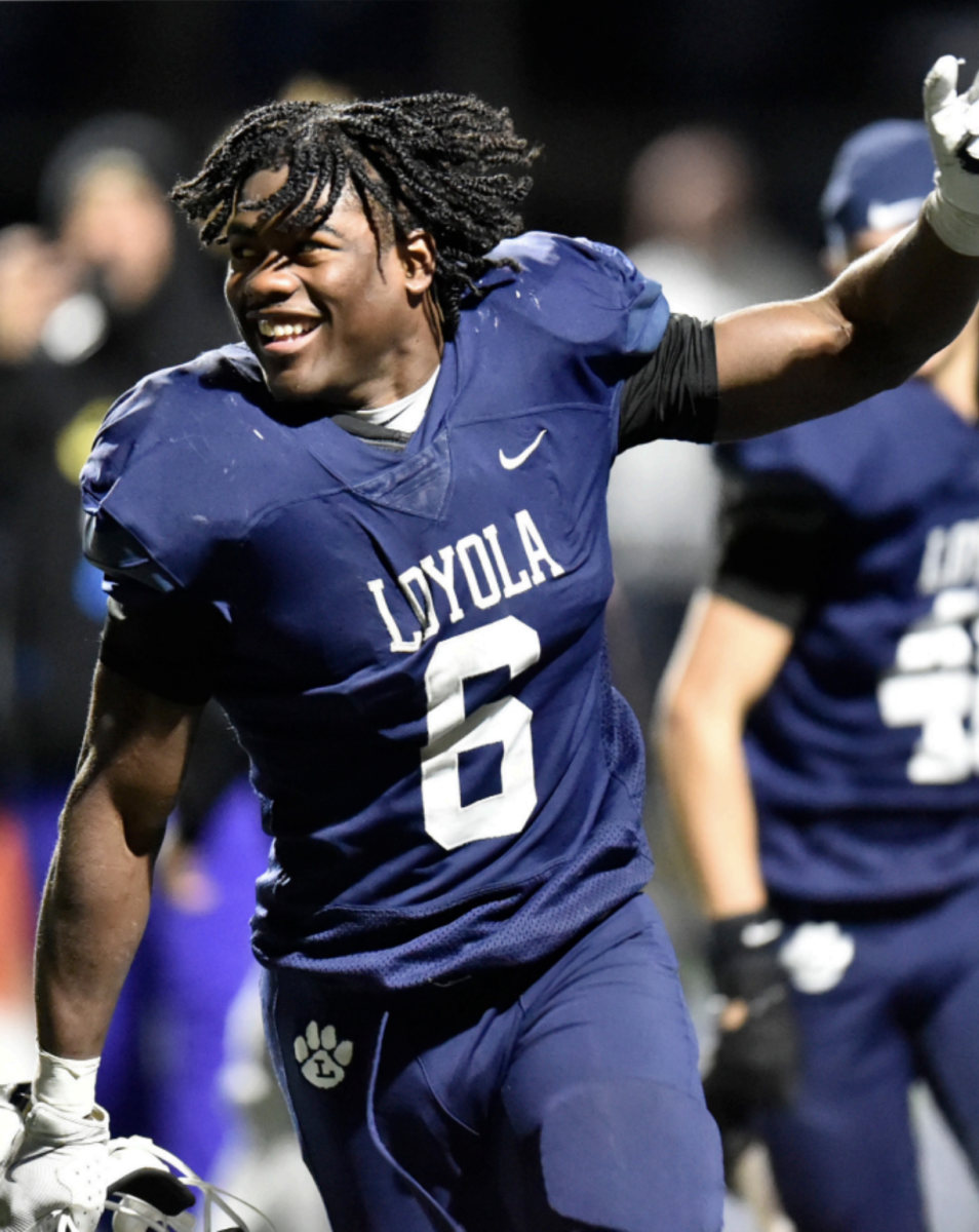 SEAN MORRIS ‘26 CELEBRATES after his walkoff touchdown